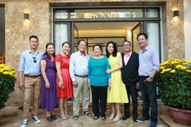 Mỹ Tâm, H'Hen Niê về quê đón Tết bên gia đình