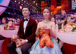 Song ca cùng Huỳnh Hiểu Minh mừng Tết, Lâm Tâm Như tự dưng bị tẩy chay