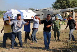 Trực thăng chở Bộ trưởng Mexico rơi, 13 người chết