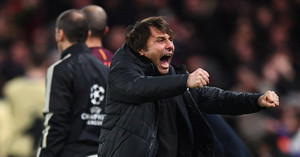 Hòa Barca trên thế thắng, HLV Conte luôn miệng than tiếc