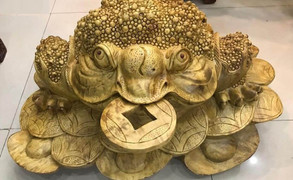 Ngày vía Thần Tài 2018: Giới kinh doanh lùng mua cóc ngậm tiền bằng đá quý