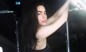 Hồ Ngọc Hà gây chú ý khi diện nội y khoe đường cong nóng bỏng