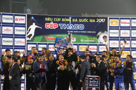Ảnh: CĐV xứ Nghệ áp đảo trên khán đài, SLNA mất Siêu cúp về tay Quảng Nam