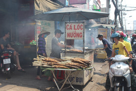 Vì sao dân Sài Gòn đổ xô ăn cá lóc nướng ngày vía Thần Tài?