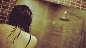 Dùng ảnh khỏa thân tống tiền bạn gái cũ