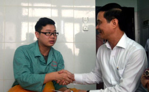 Khởi tố vụ án chồng sản phụ hành hung dã man 2 bác sĩ