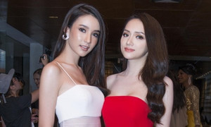 Hương Giang nói tiếng Anh lưu loát, khoe sắc bên dàn thí sinh ‘Hoa hậu Chuyển giới’