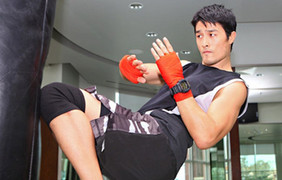 Video: Cận cảnh cú đá tuyệt đỉnh của Johnny Trí Nguyễn mà Flores muốn thử sức