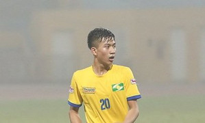 Xé lưới đội vô địch Malaysia, Phan Văn Đức tặng bàn thắng cho mẹ