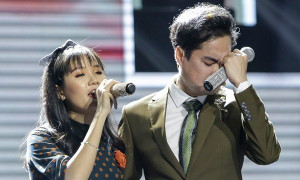 Cô gái khiếm thị khiến Ngọc Sơn khóc nức nở khi hát song ca