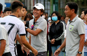 Thói quen khiến cầu thủ TP.HCM phải nể phục HLV Miura