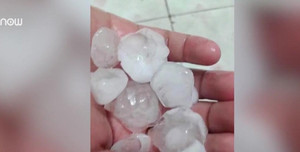 Video: Cận cảnh mưa đá bất thường ở Mèo Vạc, Hà Giang