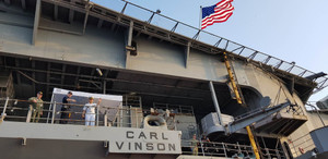 Hình ảnh đầu tiên bên trong tàu sân bay Mỹ ở Đà Nẵng