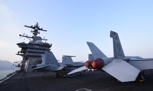 Báo Nhật nói gì về chuyến thăm Việt Nam của tàu sân bay Mỹ USS Carl Vinson?