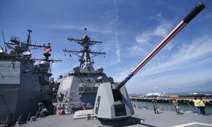 Cận cảnh hoả lực 2 tàu hộ tống USS Carl Vinson đang đậu ở cảng Tiên Sa, Đà Nẵng