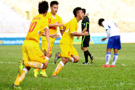 Xem đàn em Quang Hải 'hủy diệt' U19 TP.HCM