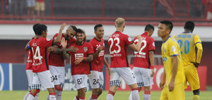 AFC Cup: Bùi Tiến Dũng dự bị, FLC Thanh Hóa thua ngược chóng vánh