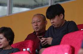 HLV Park Hang Seo chọn xem Quang Hải, Duy Mạnh đá vòng 1 V-League