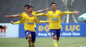 U19 Quốc gia: Đàn em Quang Hải thoát hiểm phút bù giờ