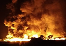 Khu tập kết rác thải ở Hải Dương cháy ngùn ngụt đêm 8/3