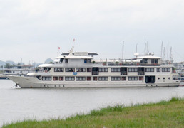 Đình chỉ 3 thuyền trưởng vi phạm khi chở khách tham quan vịnh Hạ Long