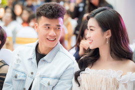 Bùi Tiến Dũng thân mật sánh bước cùng hoa hậu Đỗ Mỹ Linh