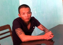 Bắt 2 thanh niên ép thương lái mua dưa hấu đóng tiền 'bảo kê'