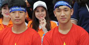 Tuyển thủ U23 Bùi Tiến Dũng, Trọng Đại tặng 30 quả bóng cho thiếu nhi ngày Vì cộng đồng