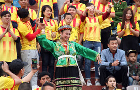 'Cô Đôi Thượng Ngàn' nhảy tưng bừng ở chảo lửa Thiên Trường
