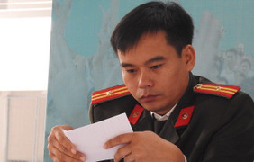 Trường đại học công an có tuyển thí sinh nhuộm tóc, lưu ban không?