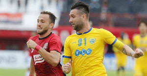 Nhận định FLC Thanh Hóa vs Bali United: Bùi Tiến Dũng khẳng định vị trí số 1