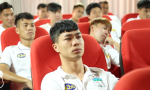 Đá xong vòng 1, Công Phượng, Tuấn Anh phải lên lớp học