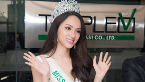 Bị kì thị 'người chuyển giới dù đẹp mức nào cũng không phải là con gái’, Hương Giang nói gì?