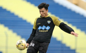 Video Bùi Tiến Dũng vững vàng giữ khung thành FLC Thanh Hóa