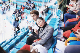 Văn Mai Hương - Bình An tay trong tay đến gặp 'thần chết' Lee Dong Wook