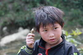 Cuốc bộ khám phá bản đói nghèo nhất ở địa đầu Tổ quốc