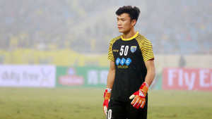 Thống kê đáng kinh ngạc của Bùi Tiến Dũng khi bắt chính cho FLC Thanh Hoá