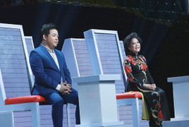 Danh ca Giao Linh tranh cãi với Quang Lê trên sóng truyền hình