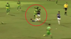 Cận cảnh ngoại binh XSKT Cần Thơ đạp thẳng bụng Thành Lương