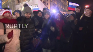 Video: Dân Nga reo hò nhảy múa mừng Tổng thống Putin tái đắc cử