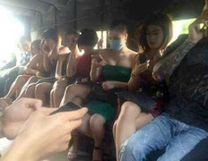 Bắt giữ hàng chục dân chơi lắc điên cuồng trong quán karaoke nổi tiếng đất Cảng