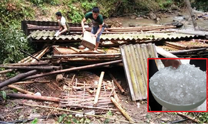 Lốc xoáy kèm mưa đá 'đánh sập', làm tốc mái 60 nhà dân ở Thanh Hóa