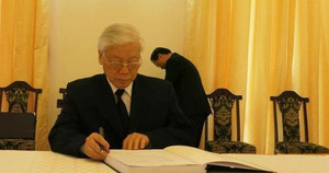 Xúc động lời tri ân trong sổ tang viếng nguyên Thủ tướng Phan Văn Khải