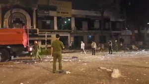 Clip: Hiện trường tan hoang sau vụ nổ lớn, rung chuyển cả phố ở Nghệ An