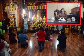 Hà Nội: Giáng chức hiệu trưởng đi chùa giờ hành chính
