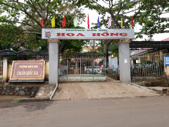 Cô giáo tố bị phụ huynh đánh, phụ huynh tố người nhà cô giáo gửi ảnh dao đe dọa