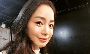 Kim Tae Hee tái xuất sau 5 tháng sinh con
