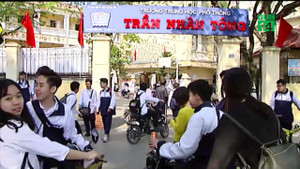 Vữa rơi vào đầu học sinh ở Hà Nội: Đóng cửa phòng học nguy hiểm