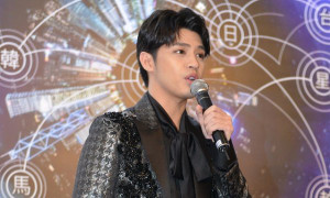 Noo Phước Thịnh điển trai, nói tiếng Anh trôi chảy với khán giả nước ngoài