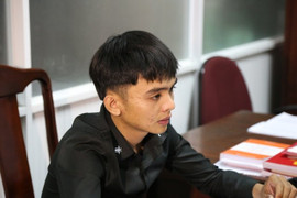 Nam thanh niên rút dao đâm cô gái trọng thương, lấy xe nạn nhân bỏ chạy